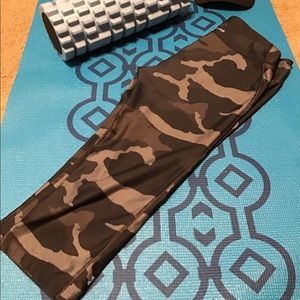 UA camo leggings